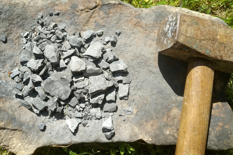rocks before crushing